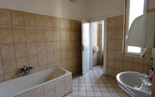 Vila spatioasa pentru birouri in zona centrala - Poză 12