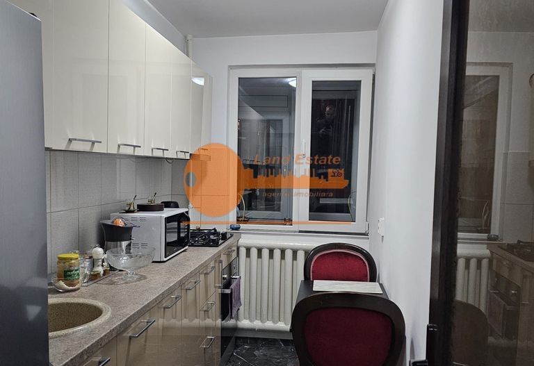 2 camere la 400m de metrou Favorit - Poză 5