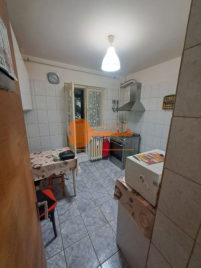Apartament cu 3 camere in Apusului - Poză 4