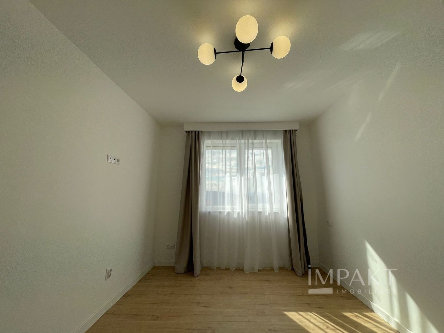 Apartament 3 camere, zona Europa, prima inchiriere - Poză 8