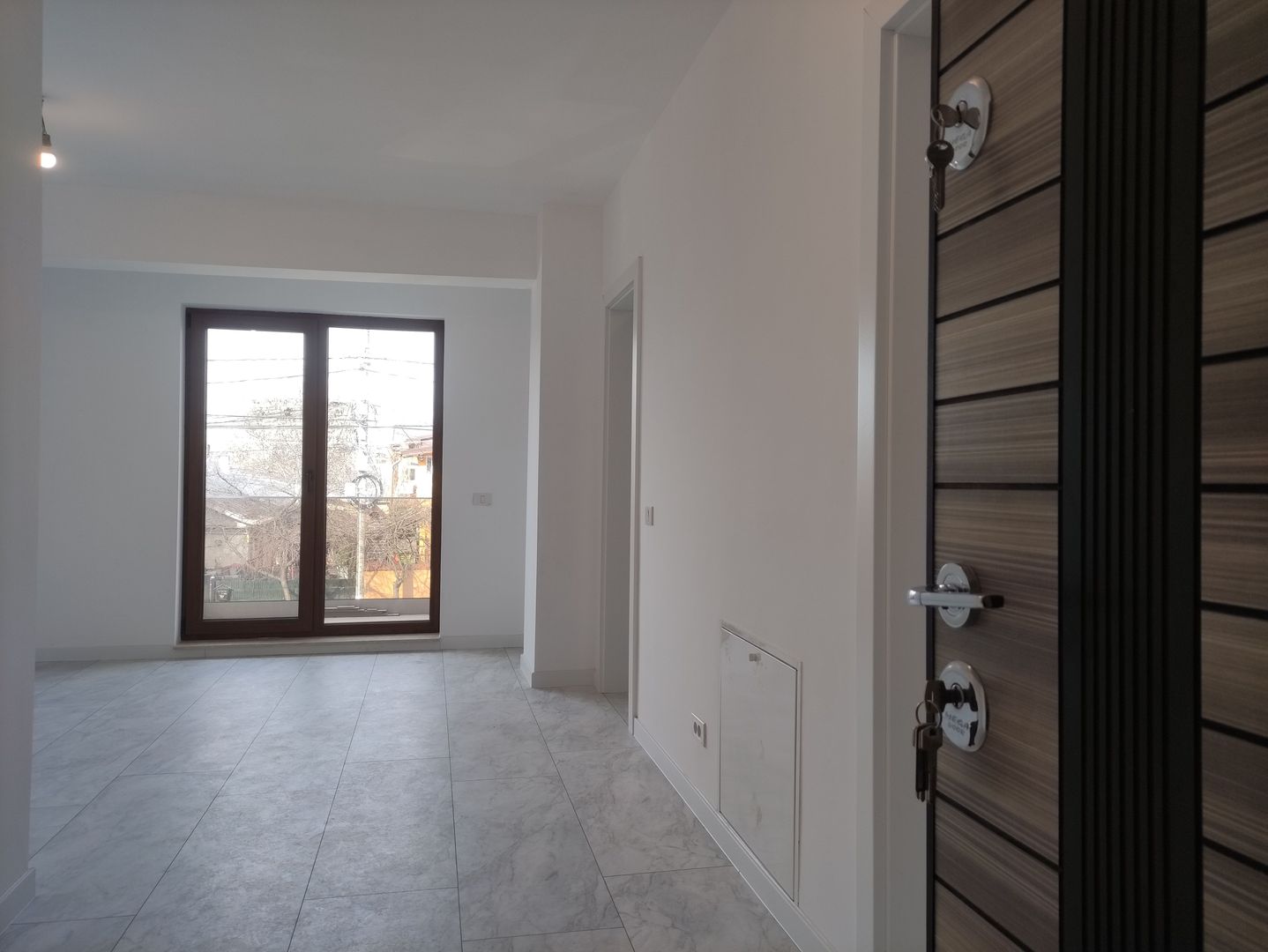 Garsoniera noua de vanzare la 5 minute de metrou laminorului - Poză 12