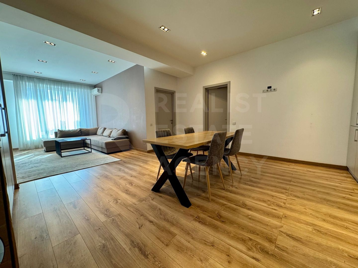 Chirie, apartament, 1 cameră, strada Lev Tolstoi, Centru - Poză 1