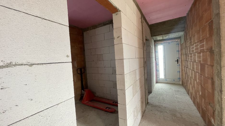 CASA LA ROȘU 220 MP | ZONA RETRASA CU VEDERE PANORAMICA| MARGINEA - Poză 11