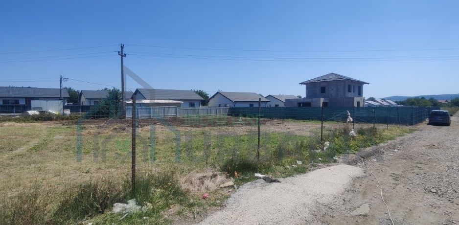 Teren de vânzare cu autorizație de construcție în Holboca, Str. Oborului - Poză 2