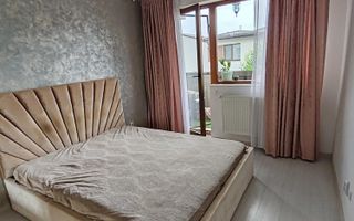 Apartament 3 camere/Două bai/curte proprie și parcare - Poză 1