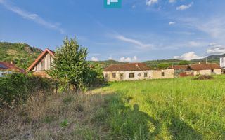 Casă în centrul localității Dezna, județul Arad - Poză 2