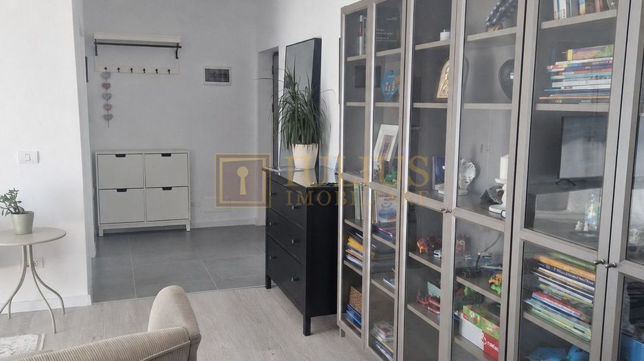 Prima inchiriere| 2 camere| zona Mehala/ Torontalului| loc de parcare| balcon - Poză 9