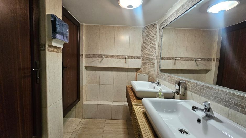 Pensiune cu lift și restaurant – zonă premium Delfinariu/Constanța - Poză 12