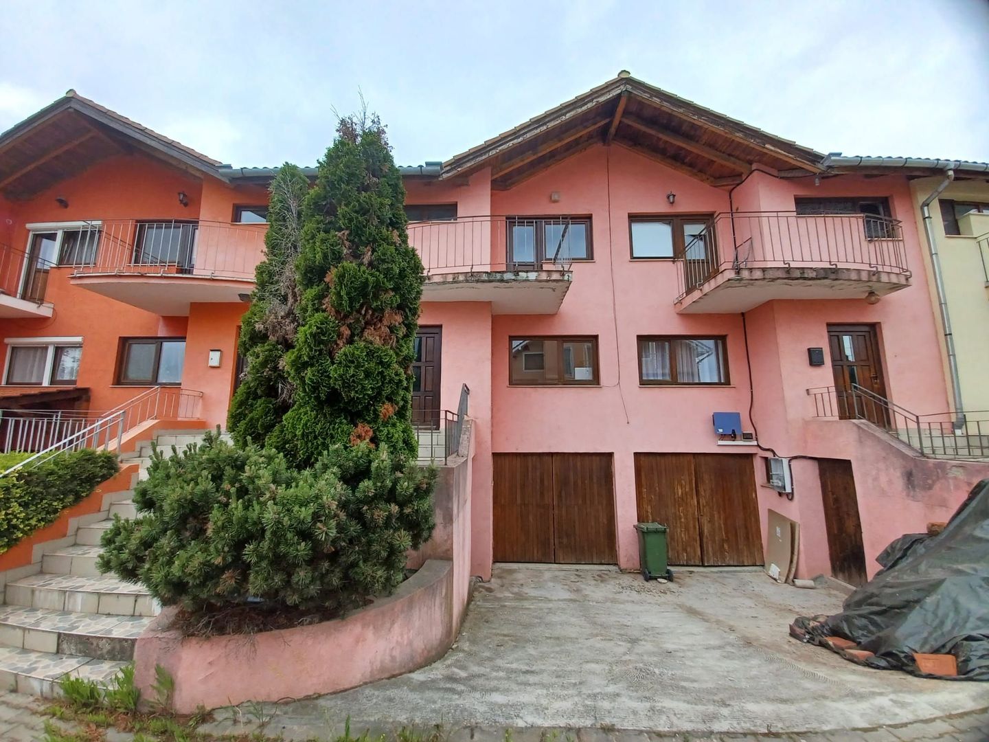 Casa insiruita, 2 dormitoare, garaj, Sanmartin. 120 000 E. Comision 0. - Poză 1