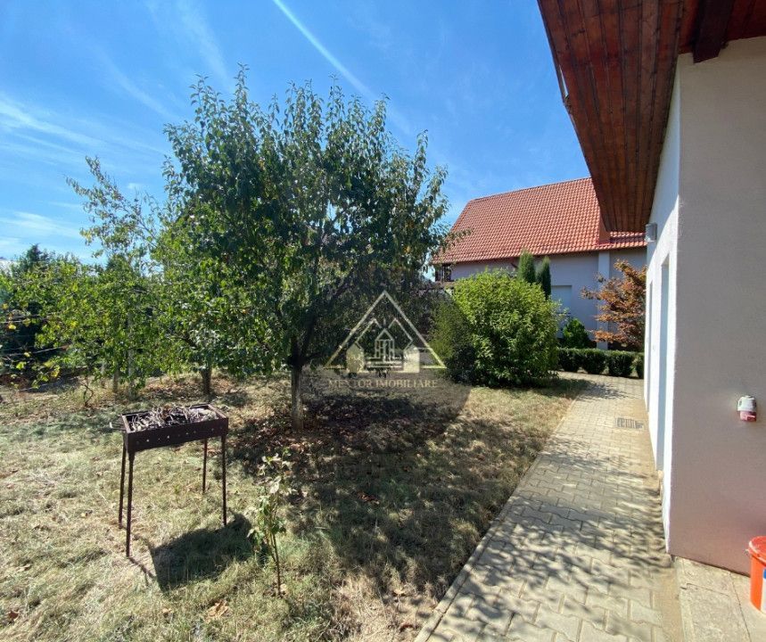 Casă mare și modernă - Poză 8