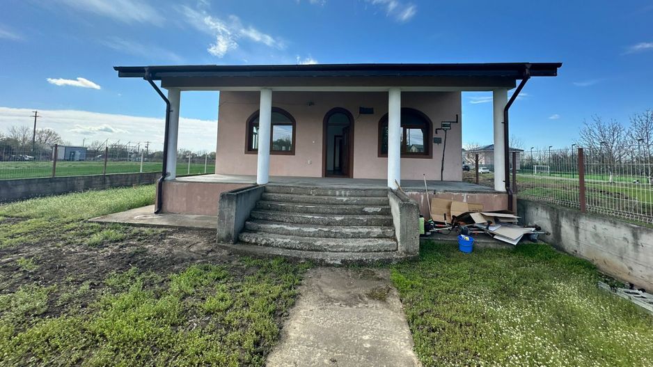 Vilă de vânzare 1500 mp teren - Poză 3