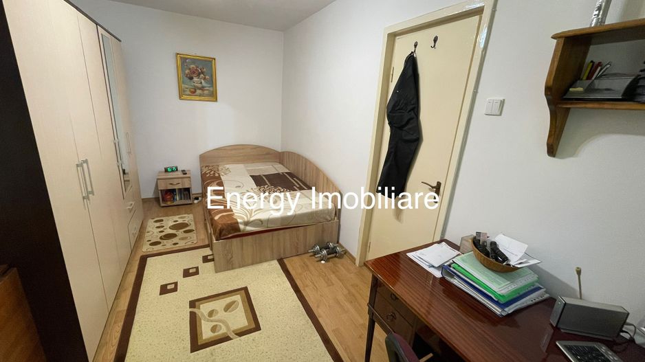 Apartament cu 3 camere, zona Dâmbul Pietros - Poză 5