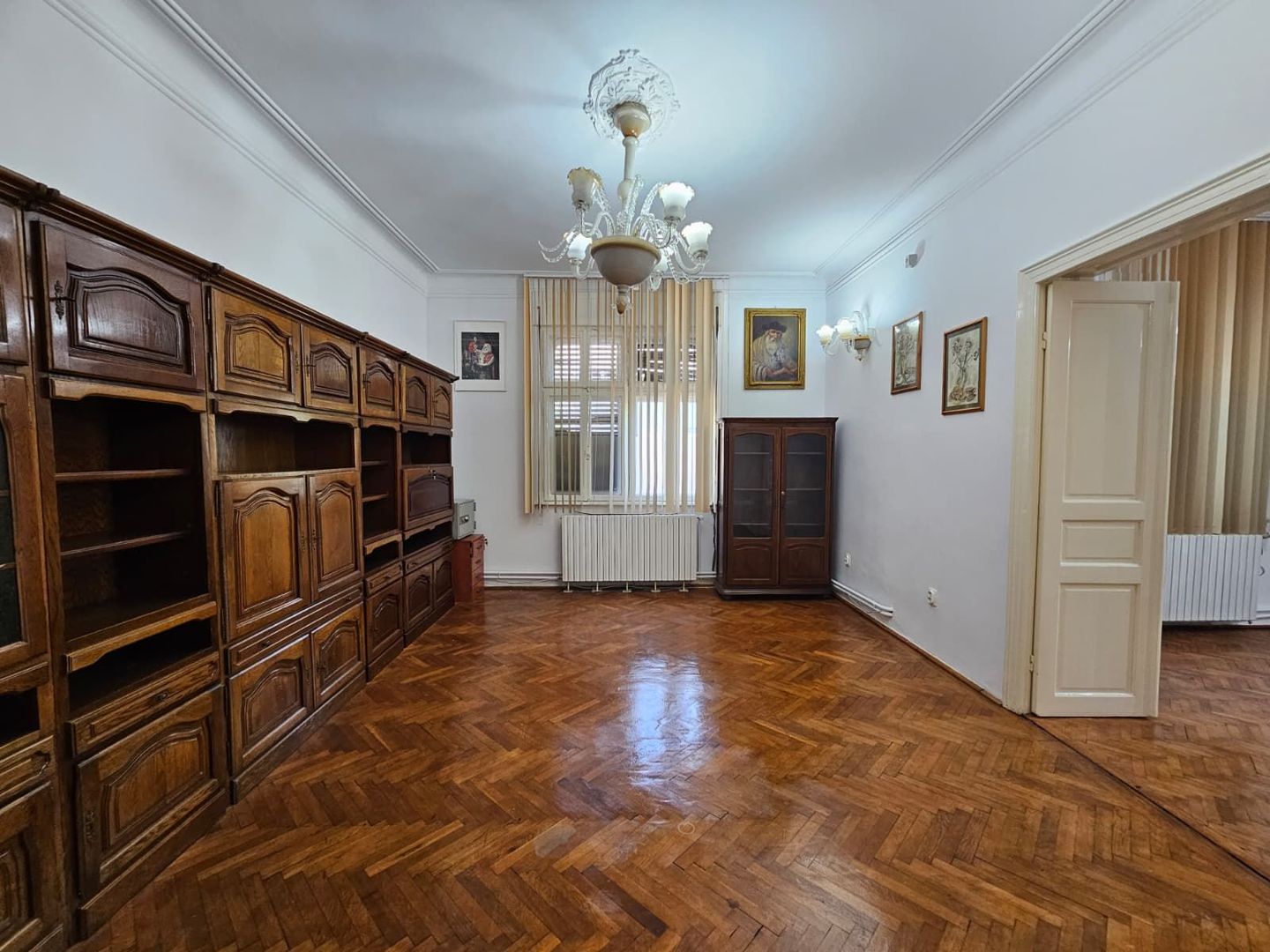 Casa eleganta cu tavane inalte si gradina superba - Poză 10