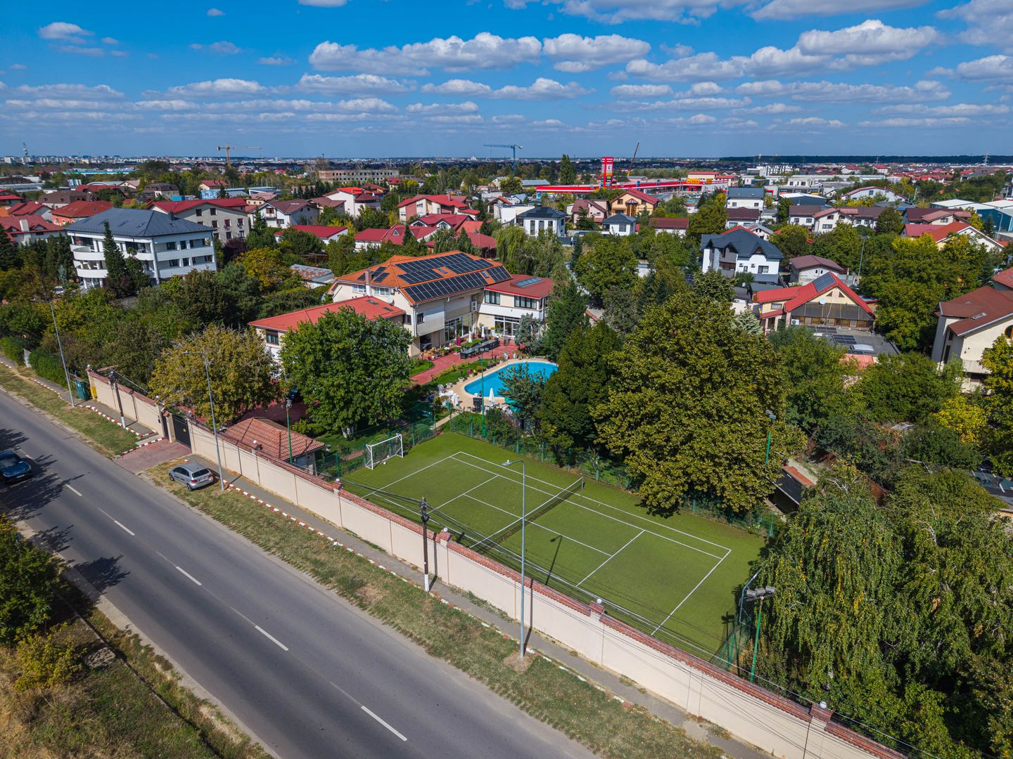 Resedinta premium| Teren de tenis | Piscină încălzită | Infrastructură completă! - Poză 36