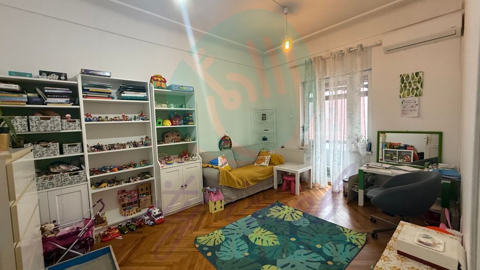 Spatiu, lumina si eleganta intr-un apartment interbelic - Poză 11