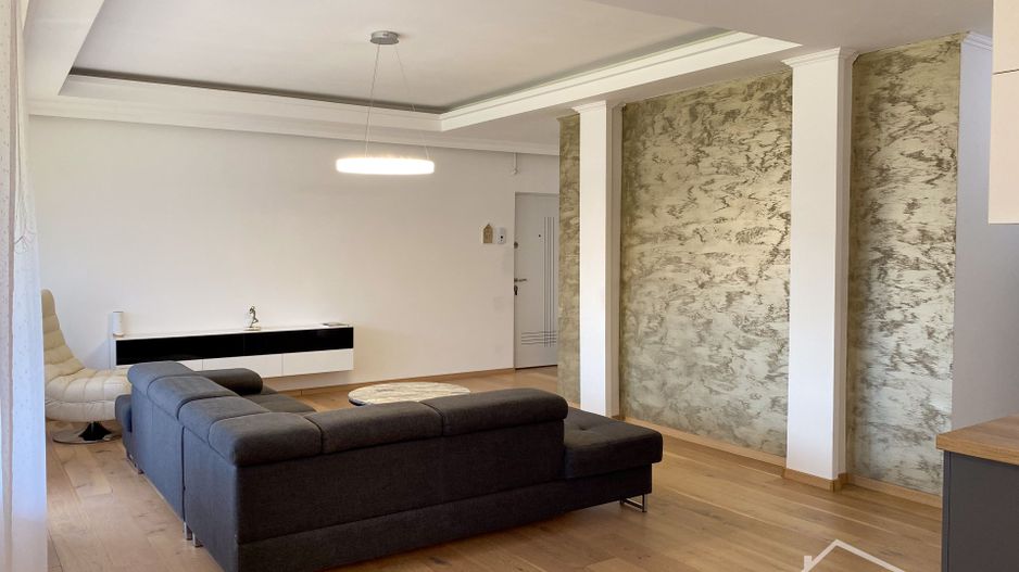 Apartament de lux cu 4 camere la mansardă - Poză 5