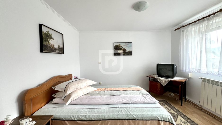 Casa de vacanta spatioasa de vanzare 6 dormitoare in Gura Humorului - Poză 16