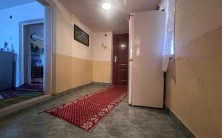 Vanzare casă cu teren mare în satul Cazaci – aproape de Târgoviște - Poză 5