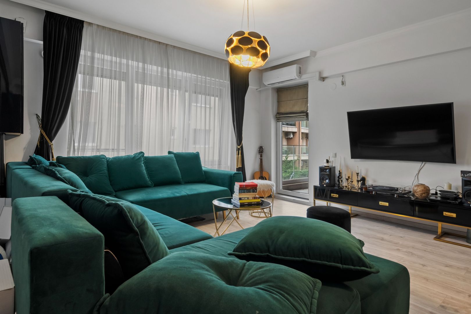 APARTAMENT 2 CAMERE CU LOC DE PARCARE INCLUS - Poză 2