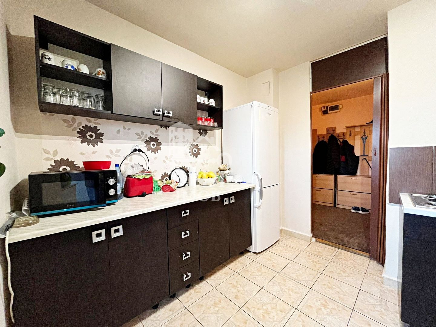 Apartament cu 3 camere de vanzare in zona Rogerius, Oradea - Poză 10