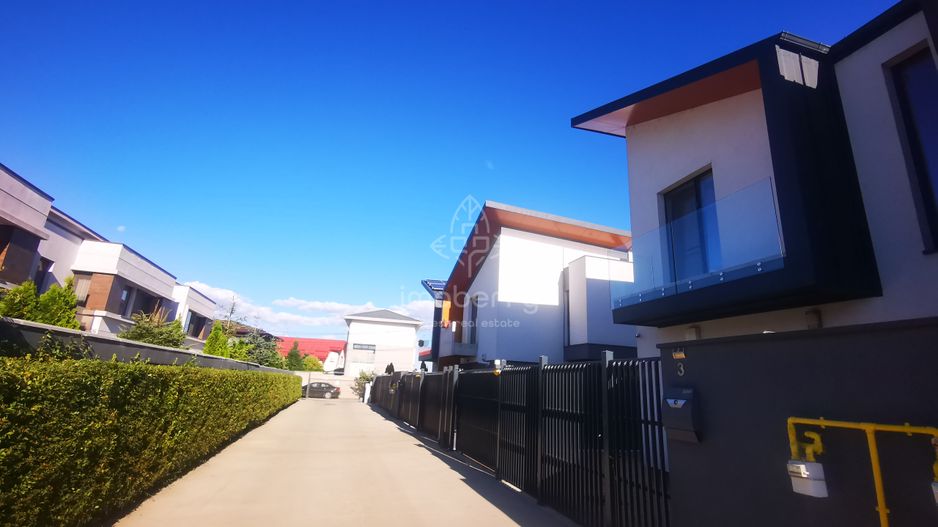 Summer Residence - Poză 8