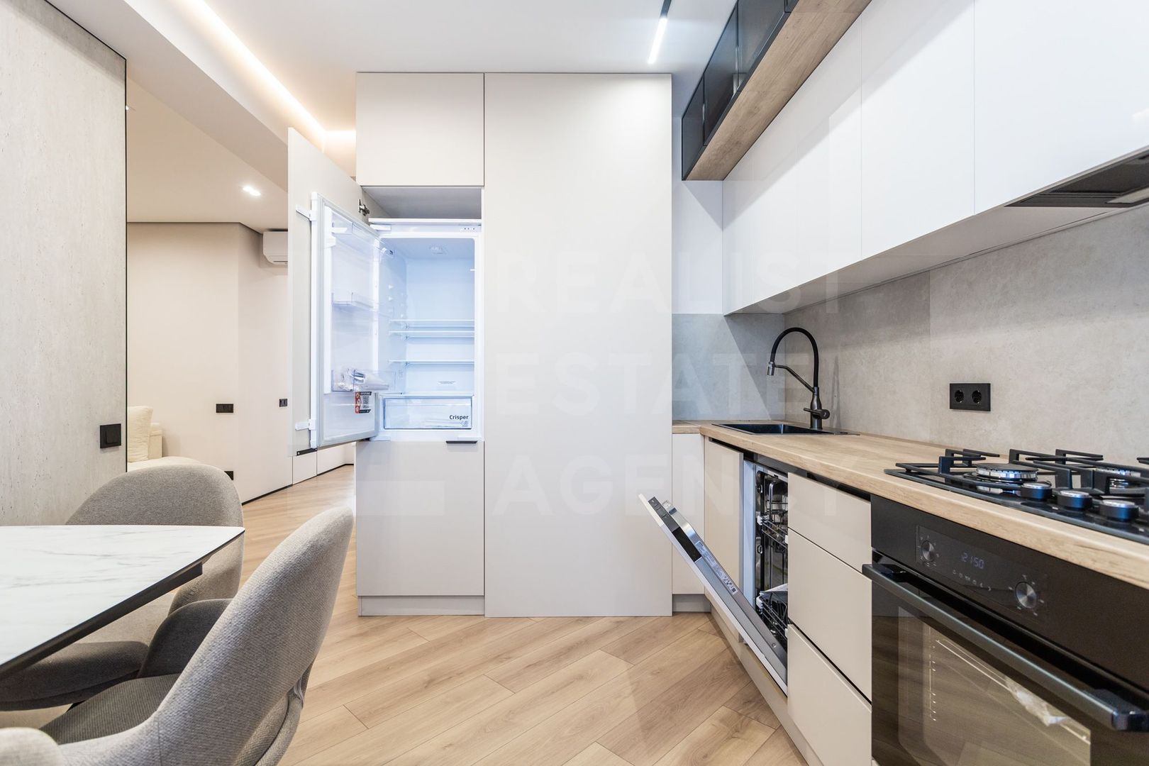 Vânzare, apartament 2 camere, 67.2 mp, str. Mihail Sadoveanu, Ciocana - Poză 3
