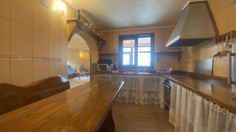 Vanzare casă la poalele Bucegilor!Potential pt. locuinta sau pensiune - Poză 10