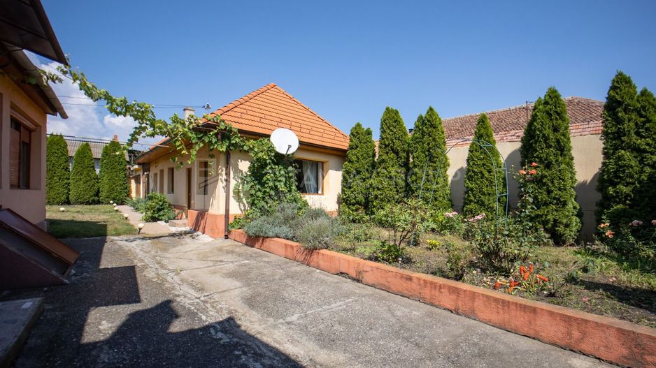 Casa de vanzare cu 5 camere, Feldiora, comision 0 - Poză 22