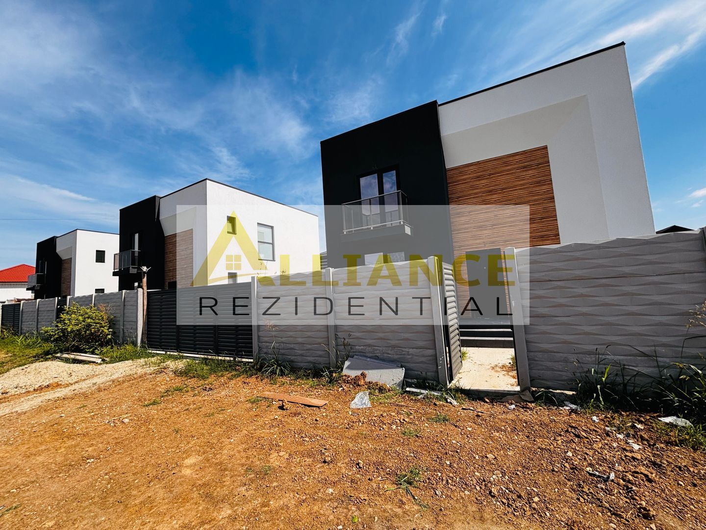 Casă premium de vânzare în zona Miorița - Poză 2