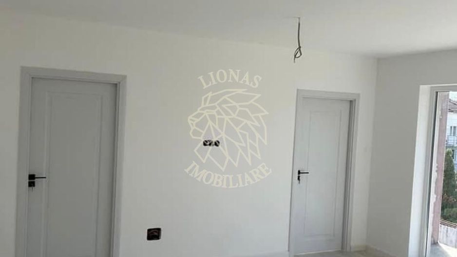 Apartament 3 camere-2 balcoane-etaj 1- Zona  Calea Moldovei - Poză 1