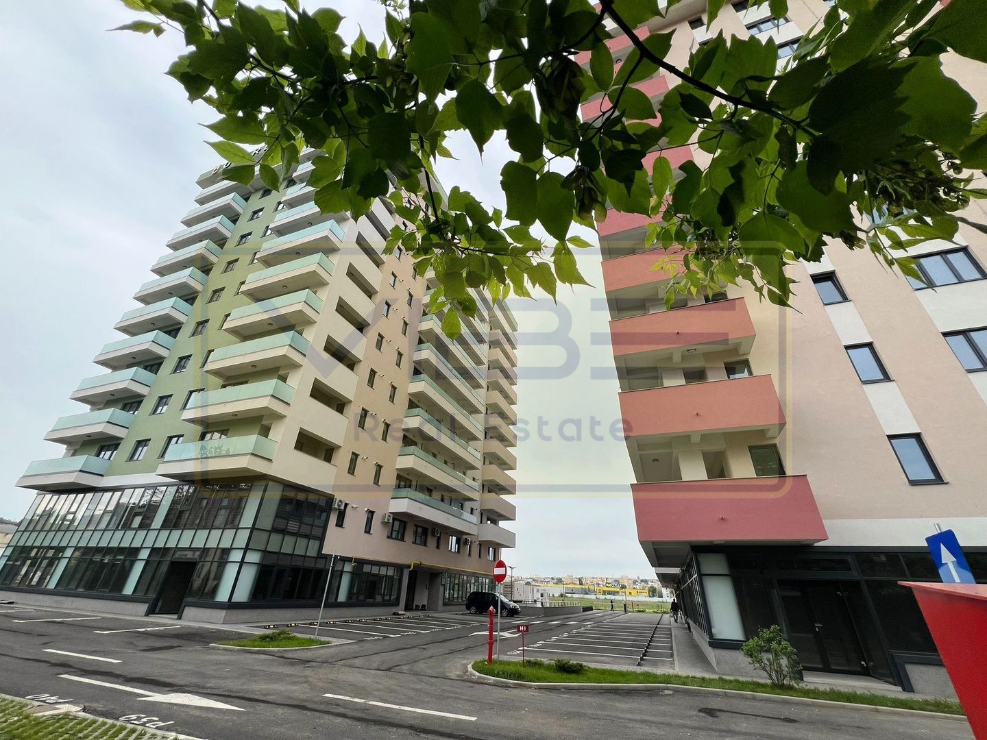 Apartament 2 camere decomandat cu parcare subterana  Unirea Towers - Poză 27