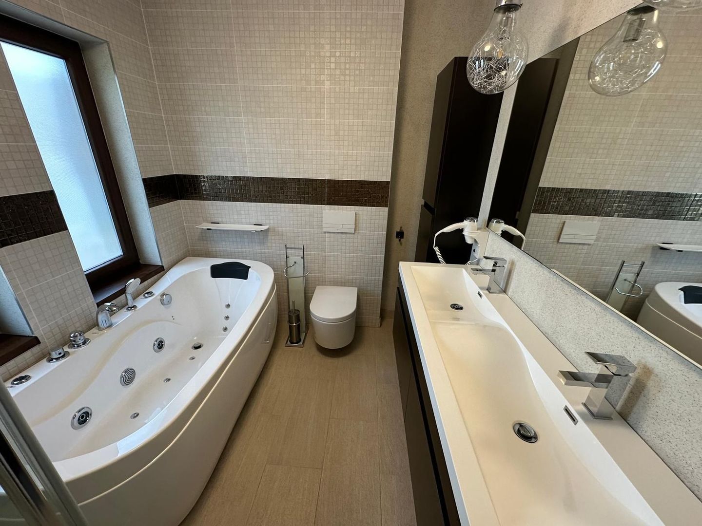 O casa cu personalitate - Poză 22