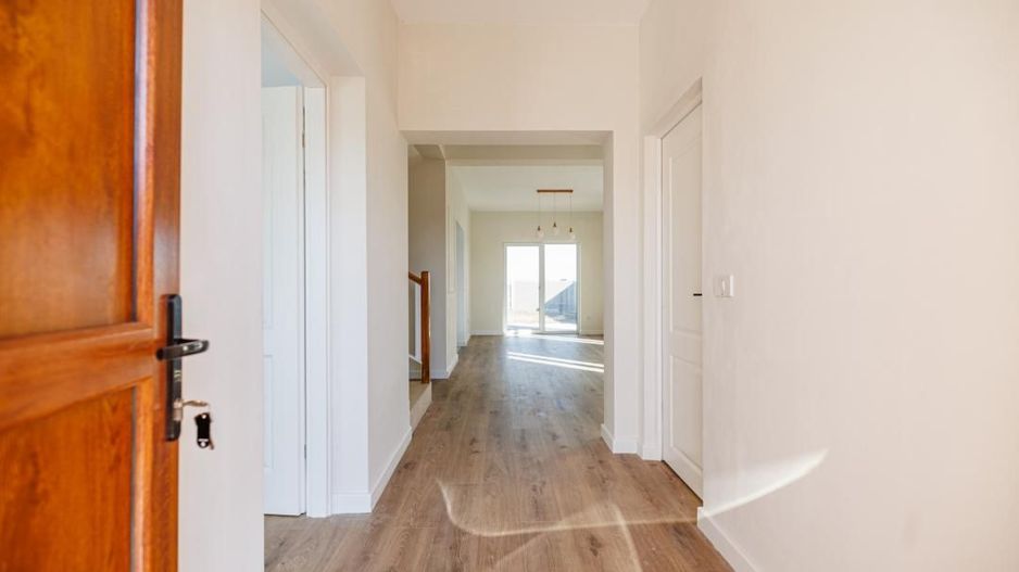 Duplex P+1E| Gata de Mutare| 5 cam, 3 bai | Teren 313 m Săcălaz| Comision 0 - Poză 9