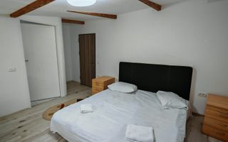 Vila cu 10 camere,pretabil compartimentare in 2 unitati separat,ASTRA. - Poză 4