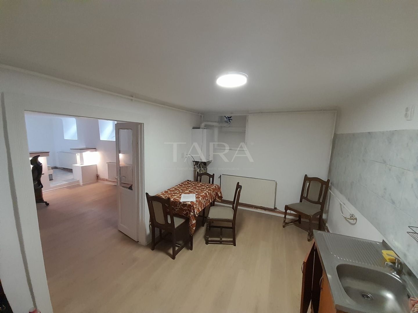 Vanzare apartament cu 2 camere in zona Ultracentrala - Poză 2