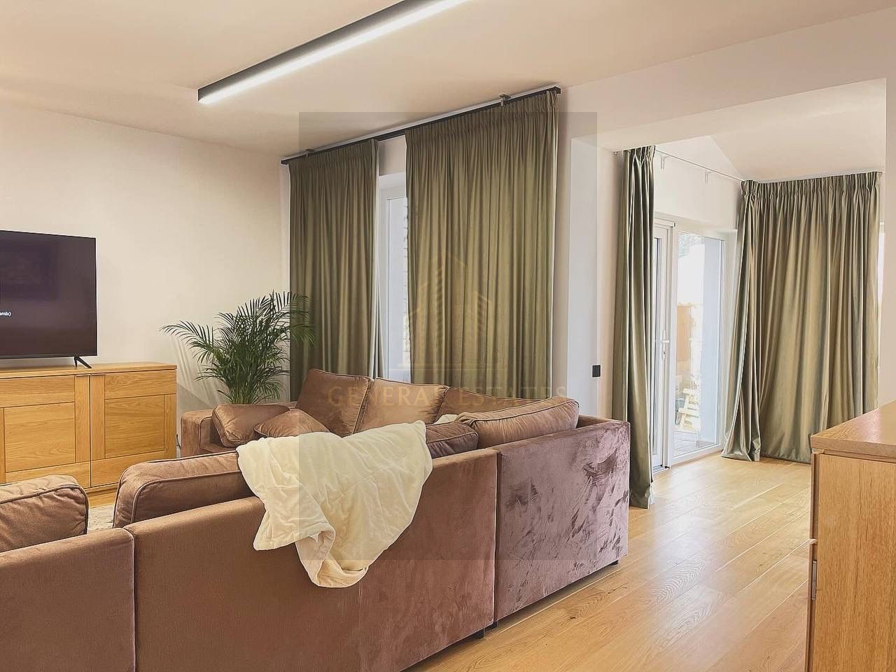 Casă cu design modern & suflet autentic – 200 m² de confort și rafinam - Poză 19