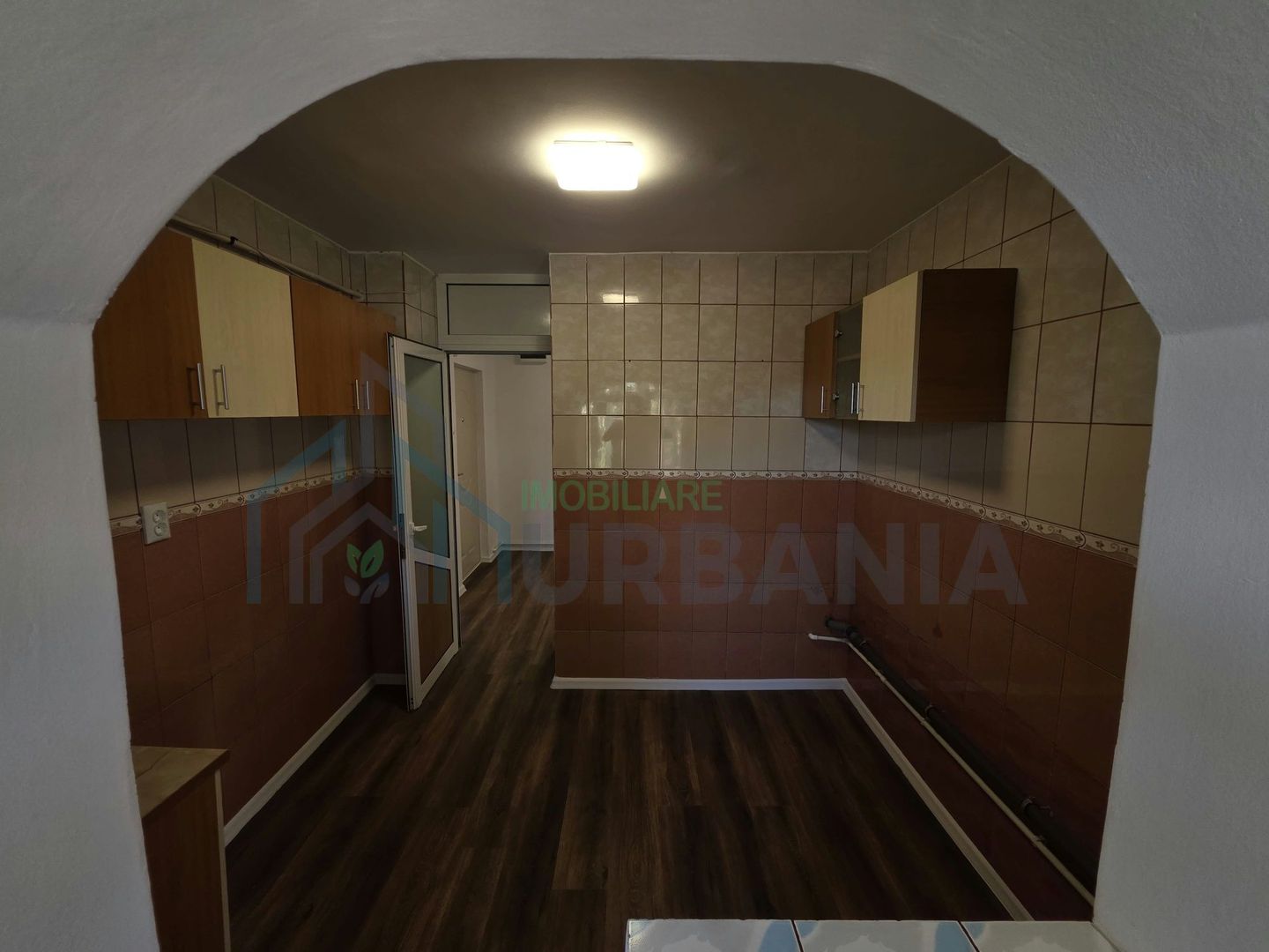 Apartament 2 camere, 57,18 mp, Dancu, etaj 2/4, decomandat, renovat recent - Poză 3