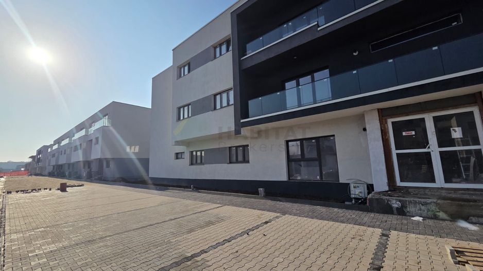 Apartament spațios de 3 camere la etaj, 74 mp utili + balcon – Tunari - Poză 2