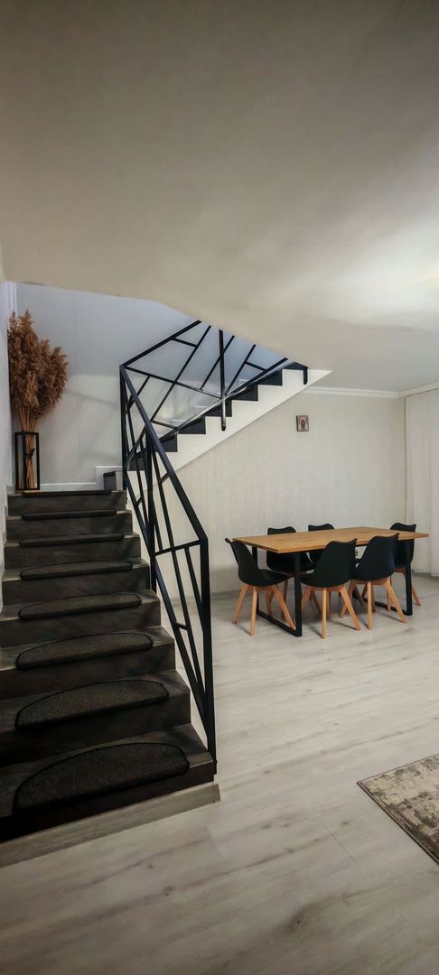 Casa tip duplex de inchiriat - Poză 1