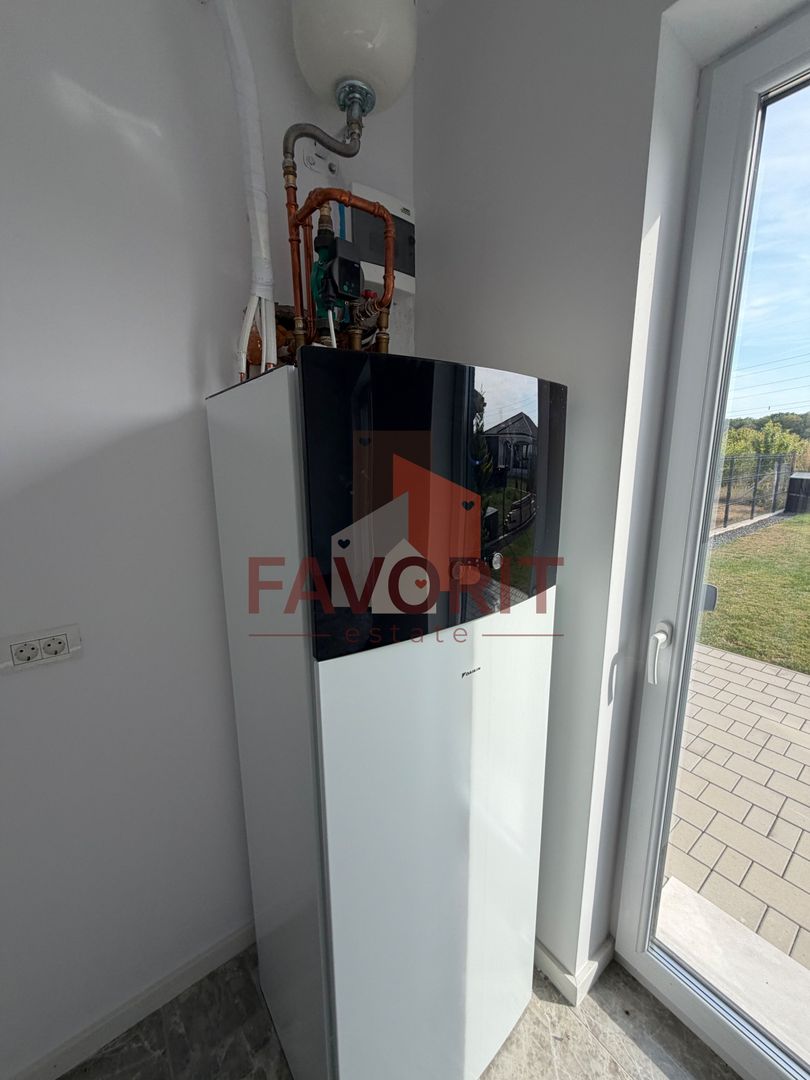 Disponibila imediat. Pompa de caldura Daikin. Langa padure - Poză 5