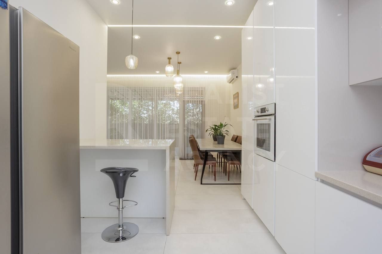 Vânzare, casă modernă 2 nivele, 200 mp + 5 ari șos. Hîncești, Centru - Poză 14