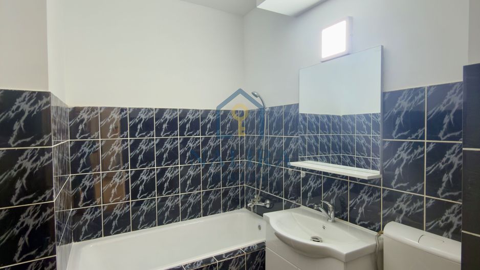 Apartament cu 3 camere et 1 + garaj - Poză 6