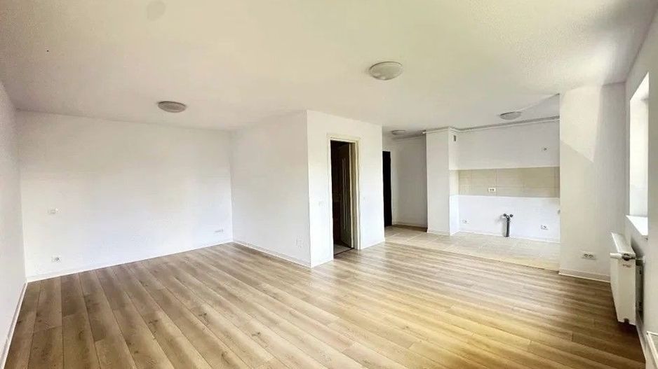Garsoniera aproape de Mall Coresi, 38mp, loc parcare, 97900Euro - Poză 4