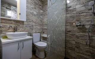 Casa parter, renovata, mobilata, gradina amenajata, str Petofi Sandor-Dumbravita - Poză 21