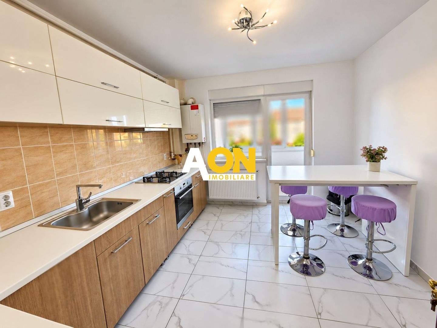 Apartament 2 camere, 2 balcoane, etaj 1, mobilat, zona Kaufland Cetate - Poză 1