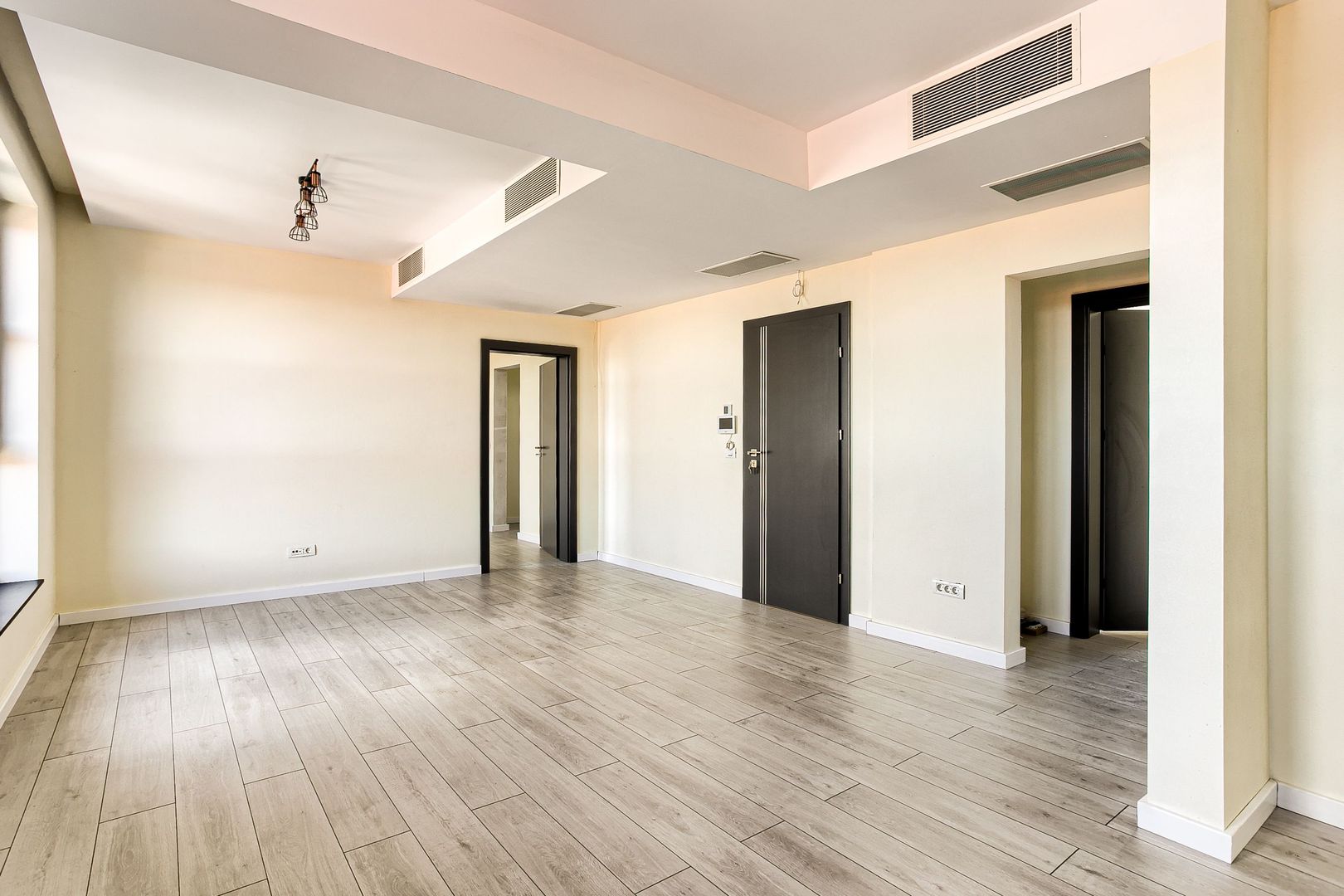 Închiriat! Spațiu de birouri în Gradiste - Poză 2