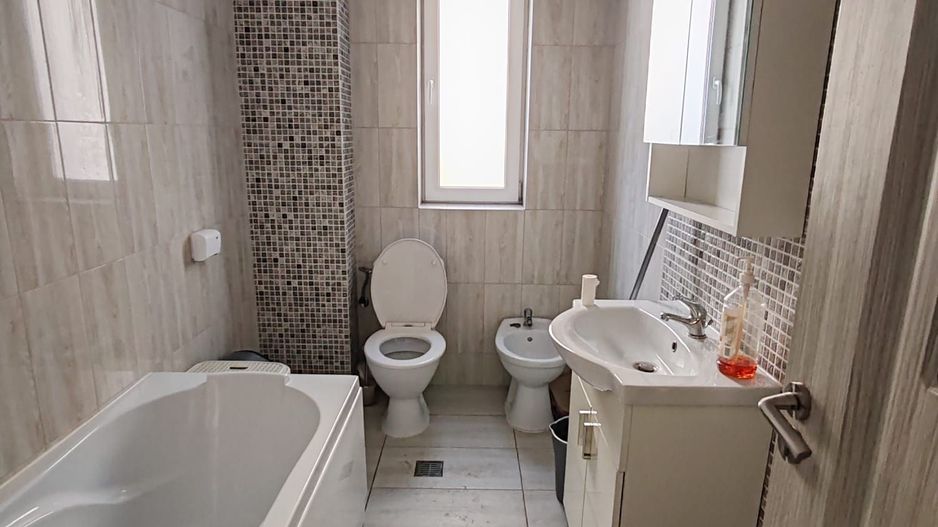Apartament 2 camere decomandat 54 mp Galata Panoramic Res. 350 euro - Poză 10