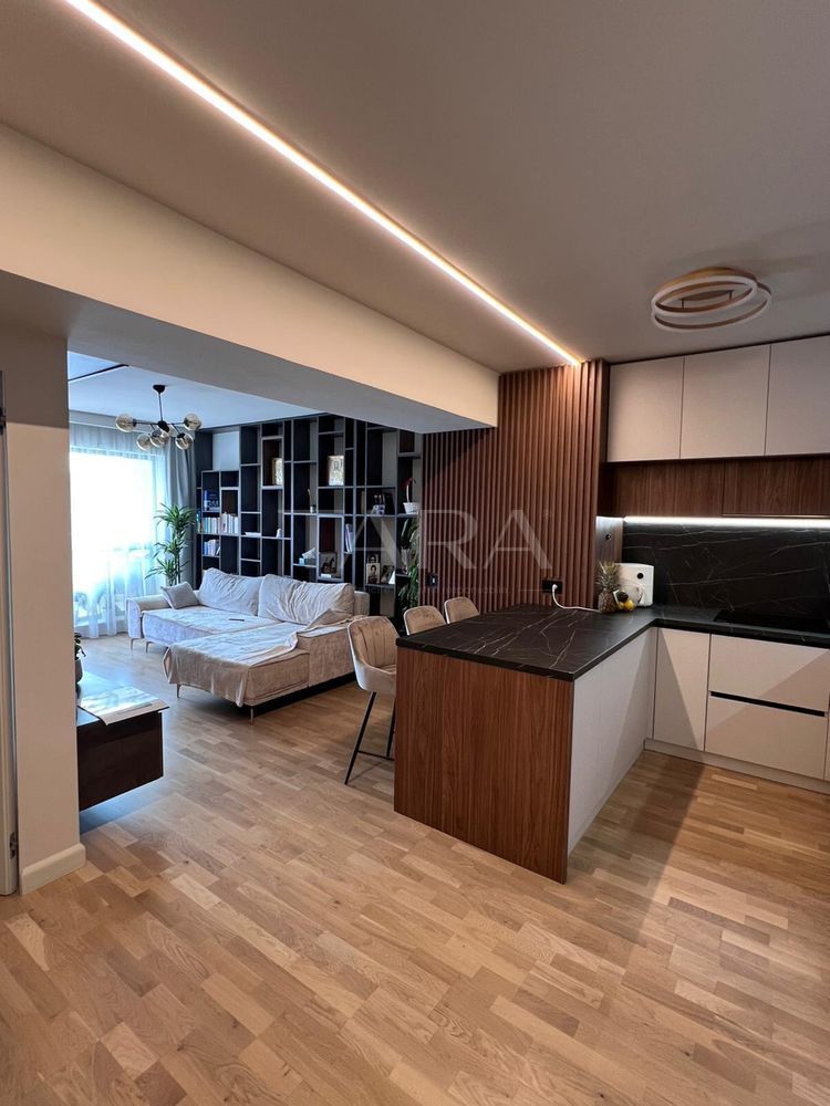 Apartament ultrafinisat, panorama spectaculoasa! - Poză 2