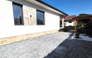 Casa cu garaj, pivnita, curte mare - Poză 13