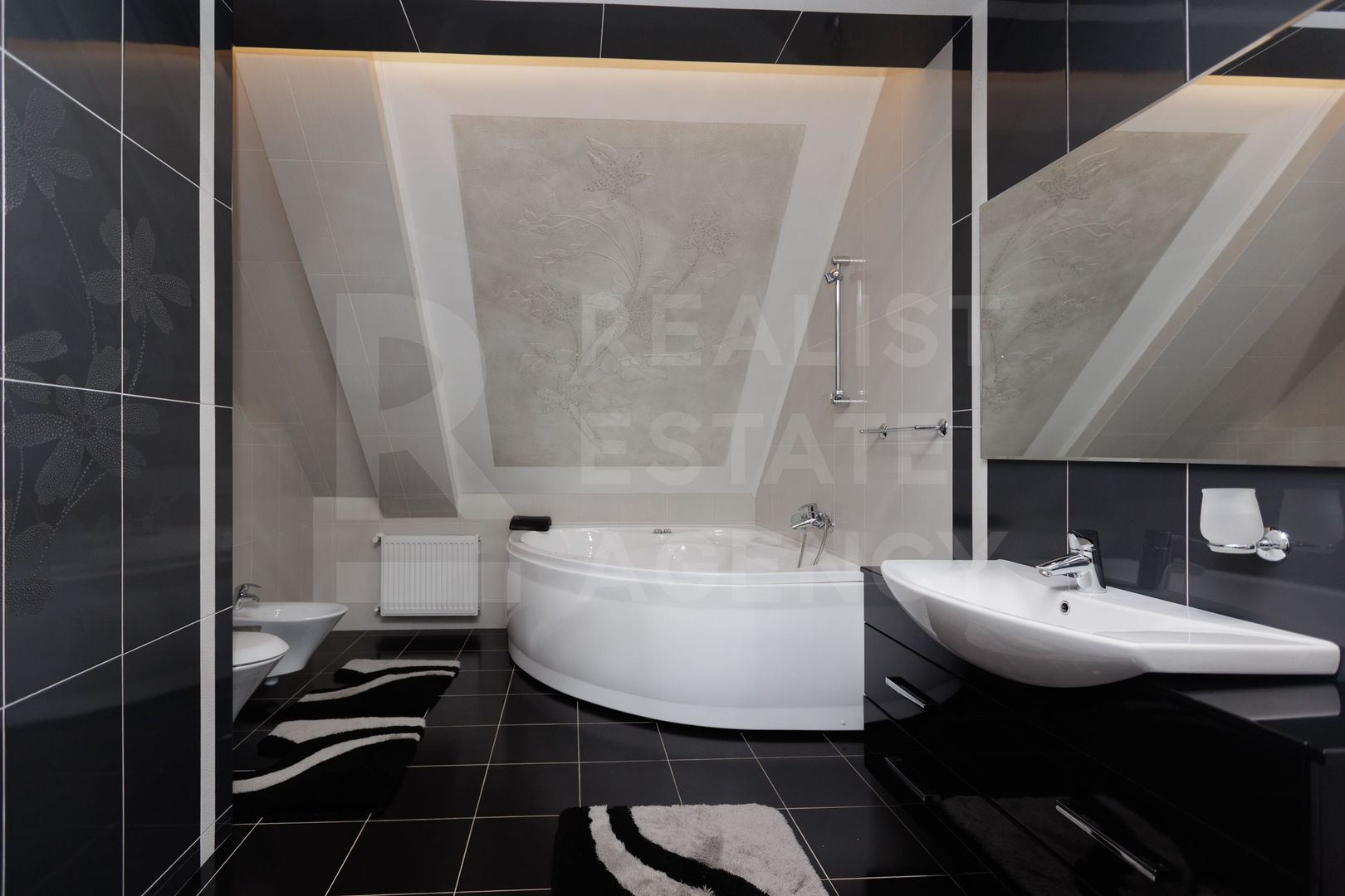 Vânzare, casă, 180 mp + 5 ari strada Calea Trușenilor ,Trușeni. - Poză 6